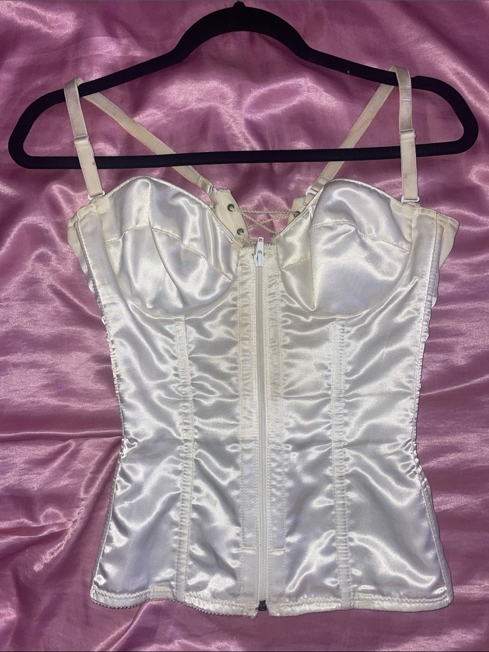 Fredericks of Hollywood White Satin Corset 🤍